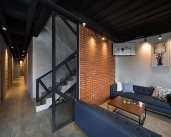 Cove W Suites - Jakarta - Living room