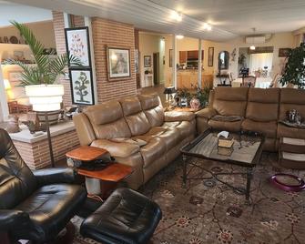 Unique & Spacious Home, Close to Stadium - Boalsburg - Lounge