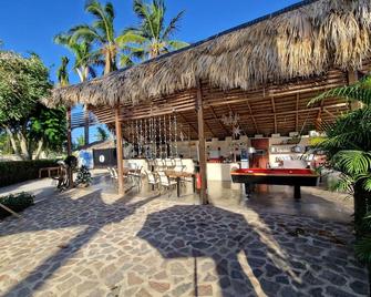 Hotel Enjoy - Las Terrenas - Patio