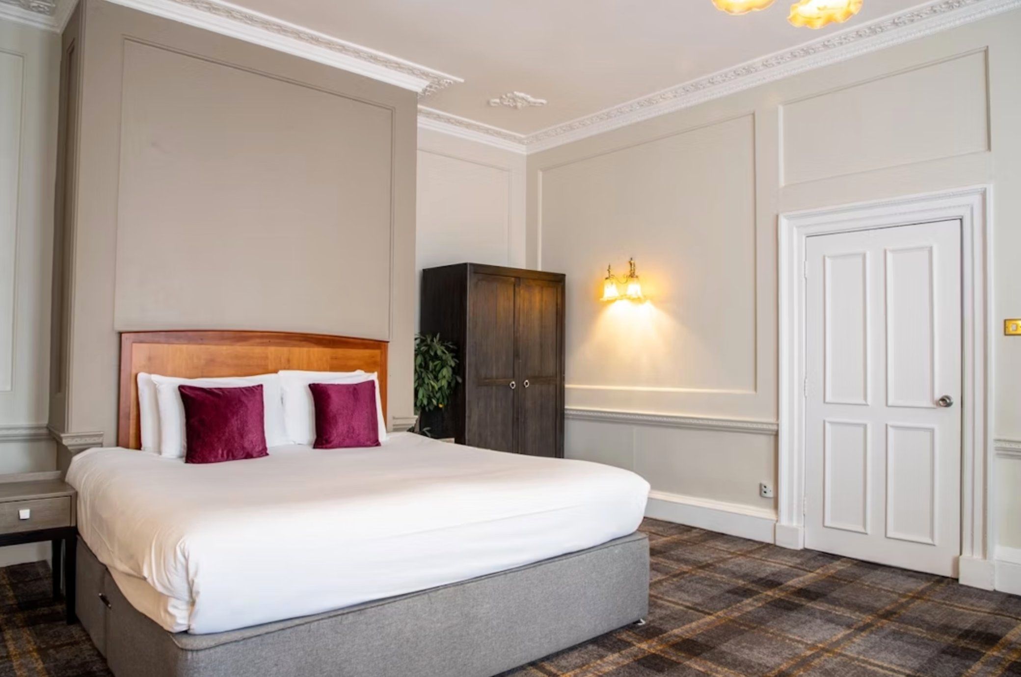 Arnos Manor Hotel