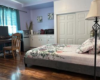 Independent room your Second home at Covina - Covina - Bedroom