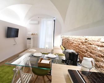 Old Town Apartments Catania - Catania - Sala pranzo