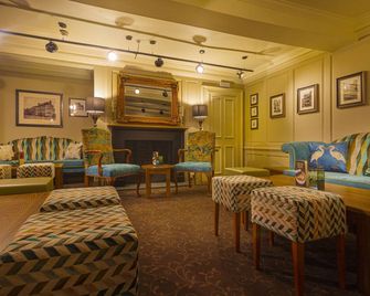 The Tudor House Hotel, Tewkesbury, Gloucestershire - Tewkesbury - Lounge