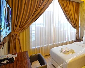 Hotel Zamsaham - Senai - Habitación