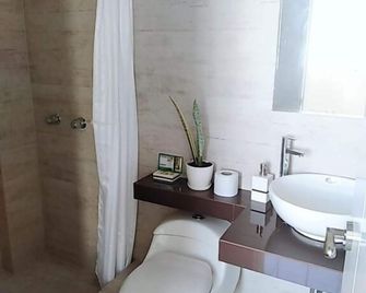 Hostel Willys House - Paracas - Badkamer