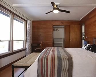 Hidden Gem on Pelican Lake w/ Gorgeous Views and Privacy. Booking Now for 2025. - Orr - Habitación