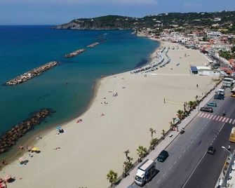 Hotel Castiglione Village Ischia - Ischia - Playa