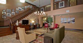 Russell Inn And Suites - Starkville - Lobby