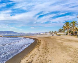 Gorgeous Home In Malaga - Málaga - Playa