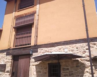 Casa Quimera - Gil Garcia - Building