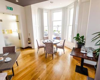 Opul Boutique at Admiral House - Douglas