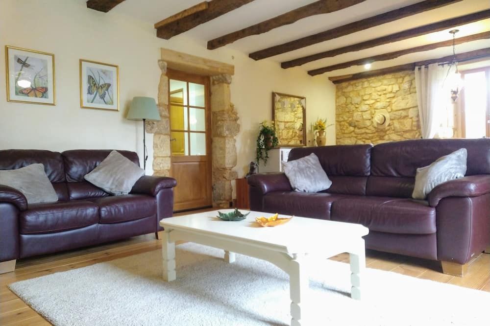 Les Papillons 4/6, Pool & Gardens, Balcony, Fantastic Location & Activities - Domme - Wohnzimmer