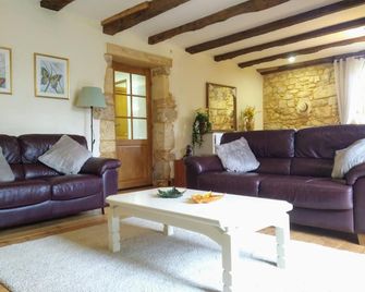 Les Papillons 4/6, Pool & Gardens, Balcony, Fantastic Location & Activities - Domme - Salon