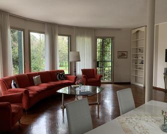 Villa Mase - ראבנה - סלון