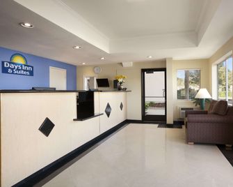 Days Inn & Suites by Wyndham Rancho Cordova - Rancho Cordova - Resepsjon