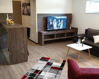 Fremdenzimmer& Appartementhaus Blassnig - Finkenstein am Faaker See - Living room