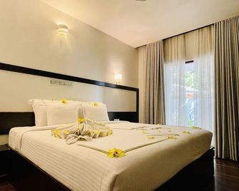Madi Finolhu Guesthouse - Dharavandhoo