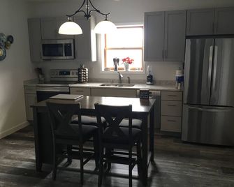 New York Flat feel in Downtown Escanaba - Escanaba - Cocina