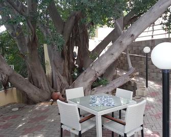 Hotel Pension Casa Africana - Windhoek - Patio