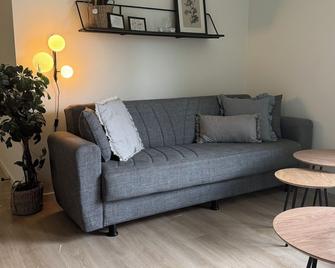 Lejelighed tæt på Motorvejen - Fredericia - Living room