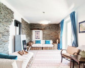 Lost In Paradise - By Myhomeincomo - San Siro - Living room