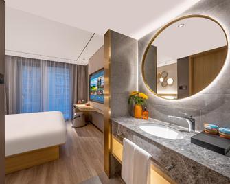 Orange Hotel Shanghai Bund Zhongshan South Road - Shanghai - Bedroom