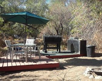 Adventure on Russian River ~ Comfort and Outdoors - Geyserville - Patio