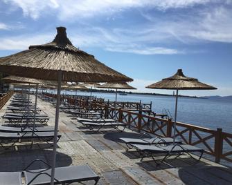 Assos Dionysos Hotel - Ассос - Пляж
