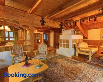 Glocknerhaus - Berg im Drautal - Wohnzimmer