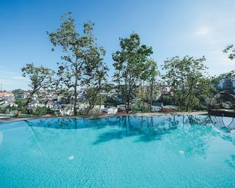 Goldient Boutique Hotel - Dalat - Pool