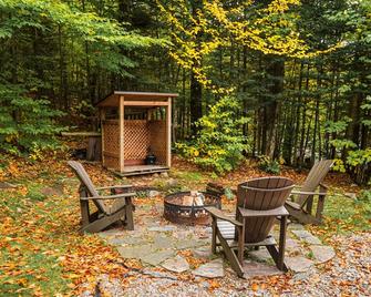 Chalet Le Mont-Blanc - Saint-Faustin-Lac-Carré - Innenhof