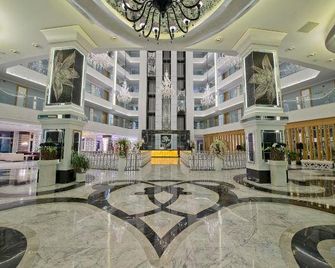 Q Premium Resort Hotel - Okurcalar - Lobby