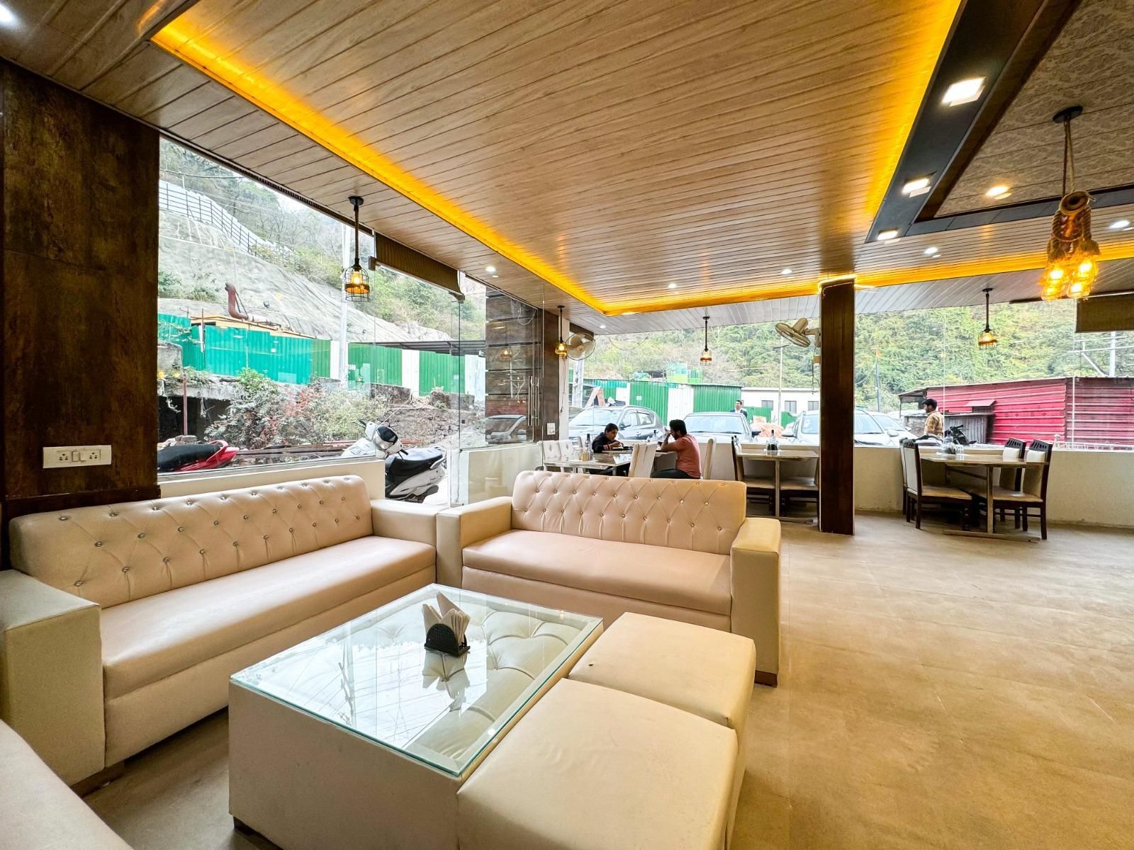 Rishikesh Residency by Euphoric - Shivpuri - Lounge