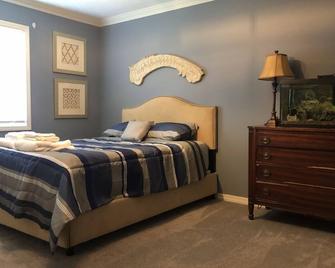 Your playoff headquarters near Notre Dame. - Granger - Bedroom