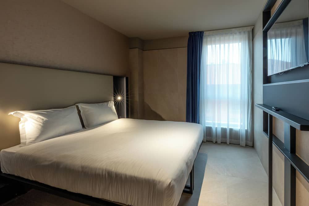 Scarlatti Hotel Milano from Milan Hotel Deals Reviews KAYAK