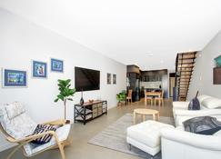 Accommodate Canberra - Parbery - Kingston - Living room