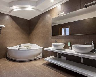 Casa Valcellina Hotel Ristorante - Montereale Valcellina - Baño