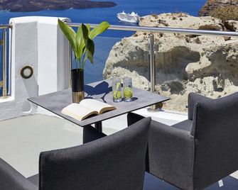 Petit Palace Suites - Mesaria