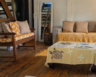 Great House By Manaeva Lodge - Temae - Living room