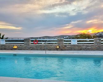 Pyrgaki Hotel - Parikia - Pool