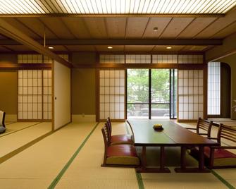 Tatsunokuchi Onsen Tagawa Ryusenkaku - Nomi - Eetruimte