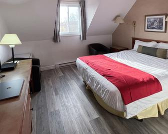 Auberge des Carrefours - Cowansville - Schlafzimmer