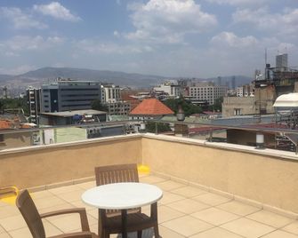 貝蘭貝斯馬尼酒店 - 伊士麥 - 伊茲密爾 - 陽台