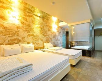 Boutique Hotel Aria Nampo - Busan - Bedroom
