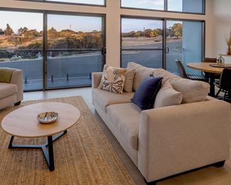 Cove Landing Marina Apartment 3 Yc Lily May - Penneshaw - Wohnzimmer