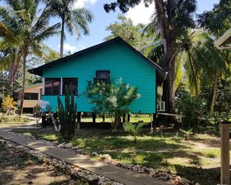 Tropical Jungle Paradise - Ladyville - Vista del exterior