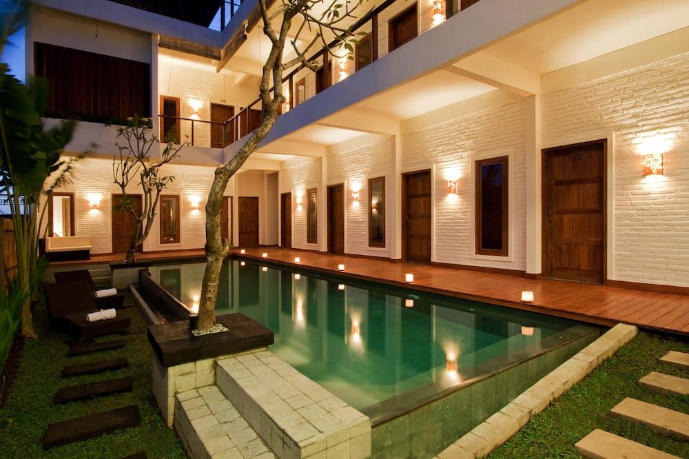 إكولاند بيد آند بريكفست