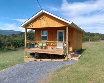 Whippoorwill Nest - Shenandoah - Building