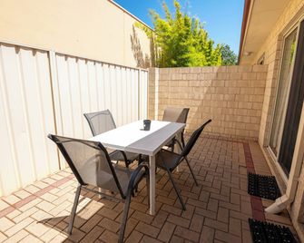 Bunbury Motel and Apartments - Bunbury - Varanda
