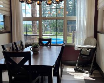 A Gorgeous Mansion for Jasper Vacation - Hinton - Comedor